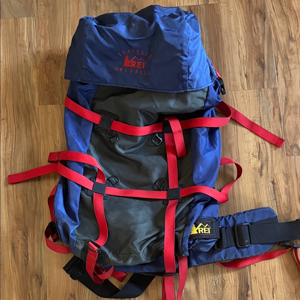Vintage Traverse Valhalla REI backpack